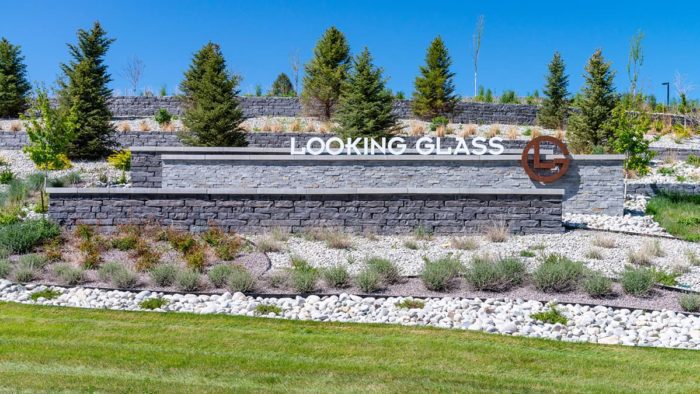 Looking Glass Monument